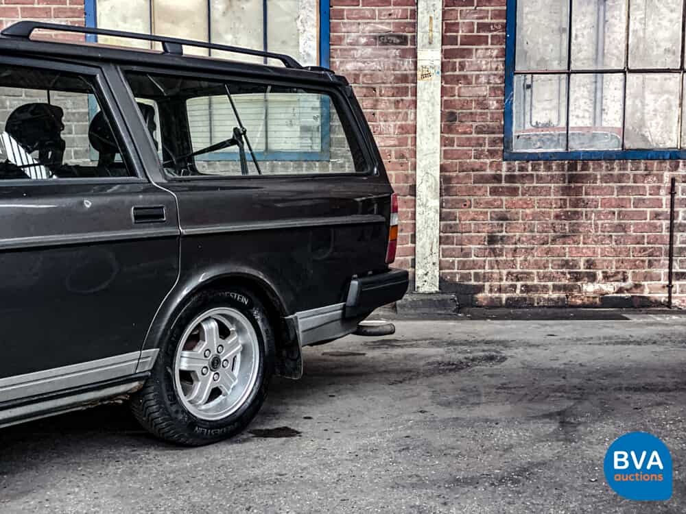 Volvo 240 Polar 2.3i 113 PS 1993, HB-ZN-05.