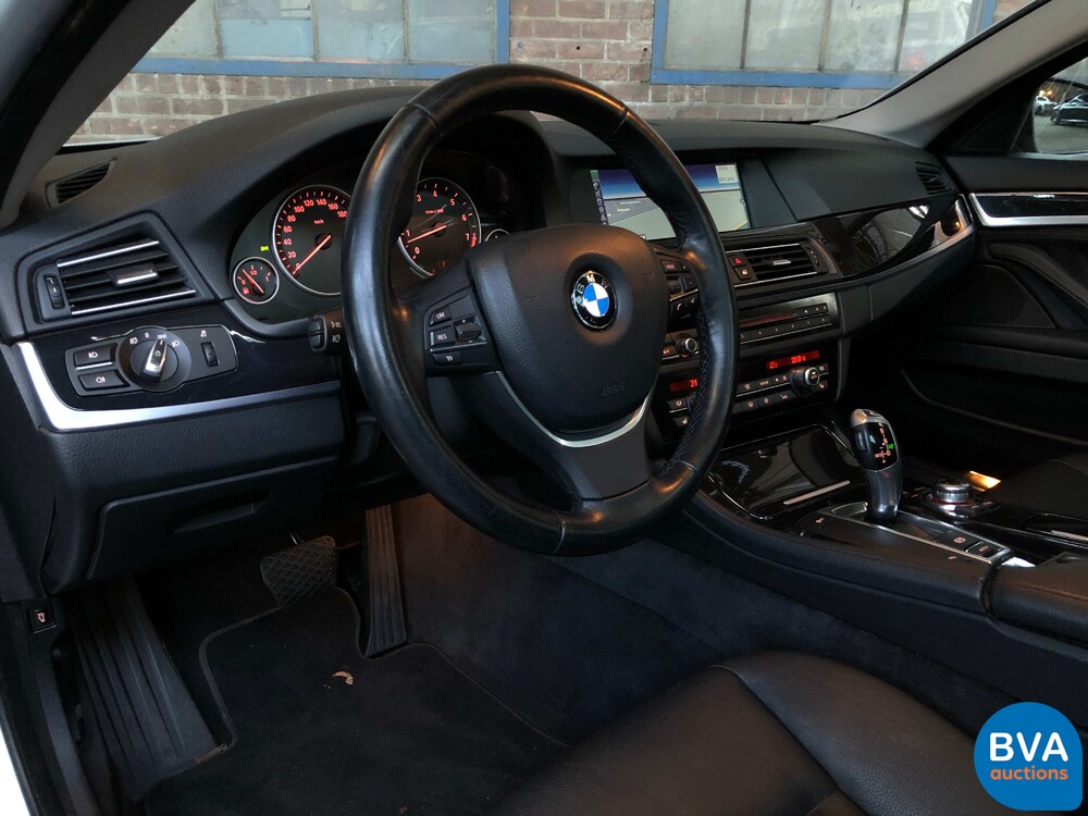 BMW 523i Touring 5er 204 PS 2010, GB-549-J.