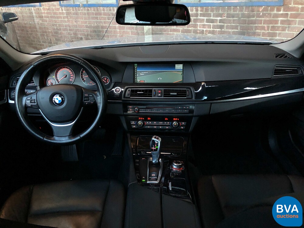 BMW 523i Touring 5er 204 PS 2010, GB-549-J.