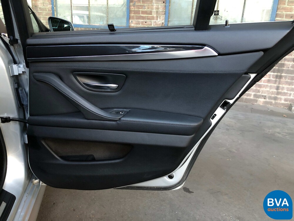 BMW 523i Touring 5er 204 PS 2010, GB-549-J.