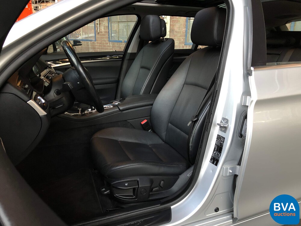 BMW 523i Touring 5er 204 PS 2010, GB-549-J.