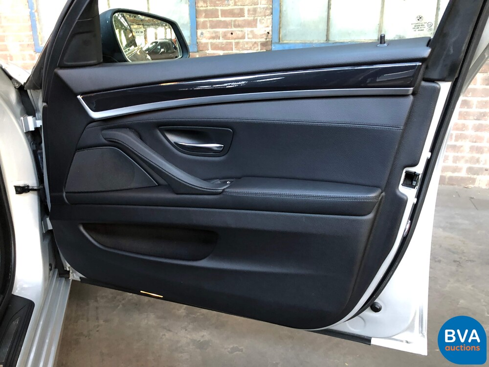 BMW 523i Touring 5er 204 PS 2010, GB-549-J.
