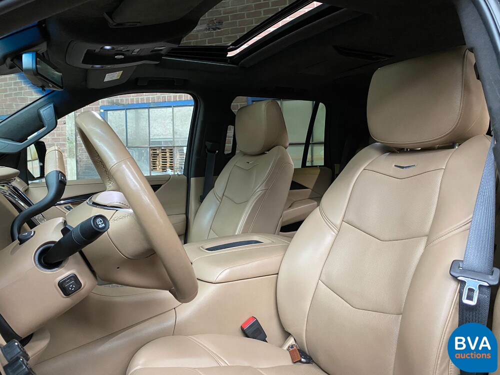 Cadillac-Eskalade 6.2 V8 Platinum 8-Personen 426 PS 2018, J-730-HK.