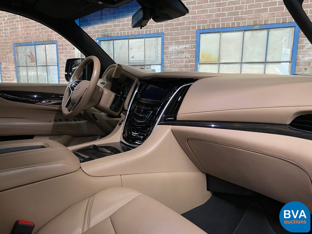 Cadillac-Eskalade 6.2 V8 Platinum 8-Personen 426 PS 2018, J-730-HK.