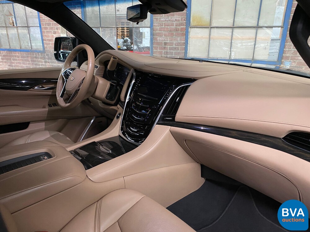 Cadillac-Eskalade 6.2 V8 Platinum 8-Personen 426 PS 2018, J-730-HK.