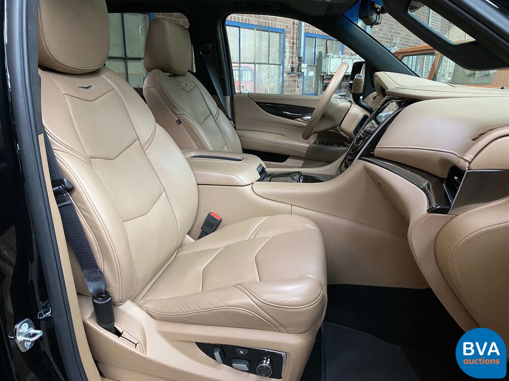 Cadillac-Eskalade 6.2 V8 Platinum 8-Personen 426 PS 2018, J-730-HK.