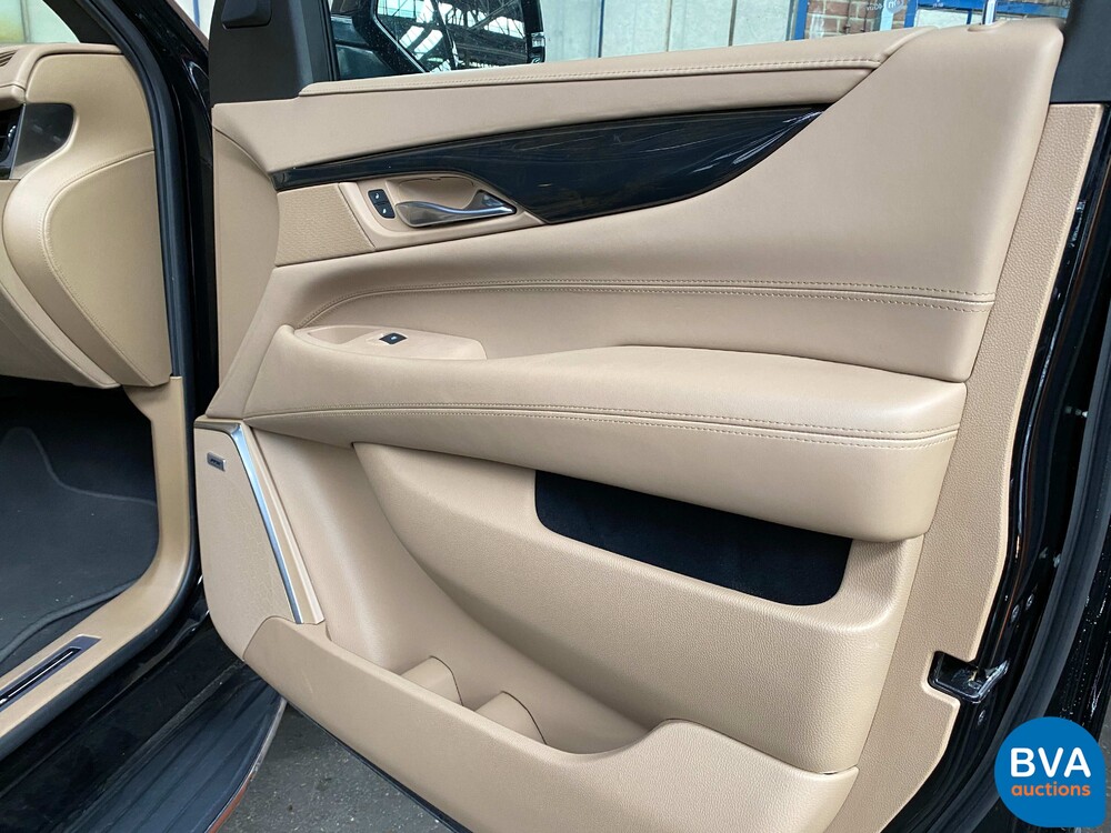 Cadillac-Eskalade 6.2 V8 Platinum 8-Personen 426 PS 2018, J-730-HK.