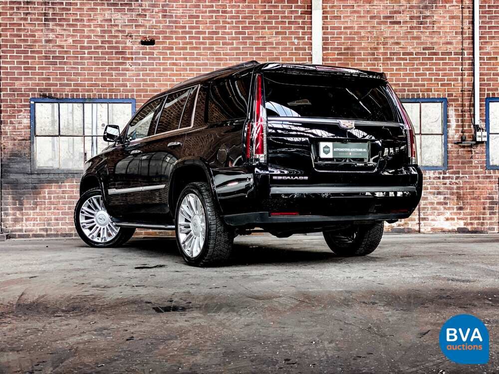 Cadillac-Eskalade 6.2 V8 Platinum 8-Personen 426 PS 2018, J-730-HK.