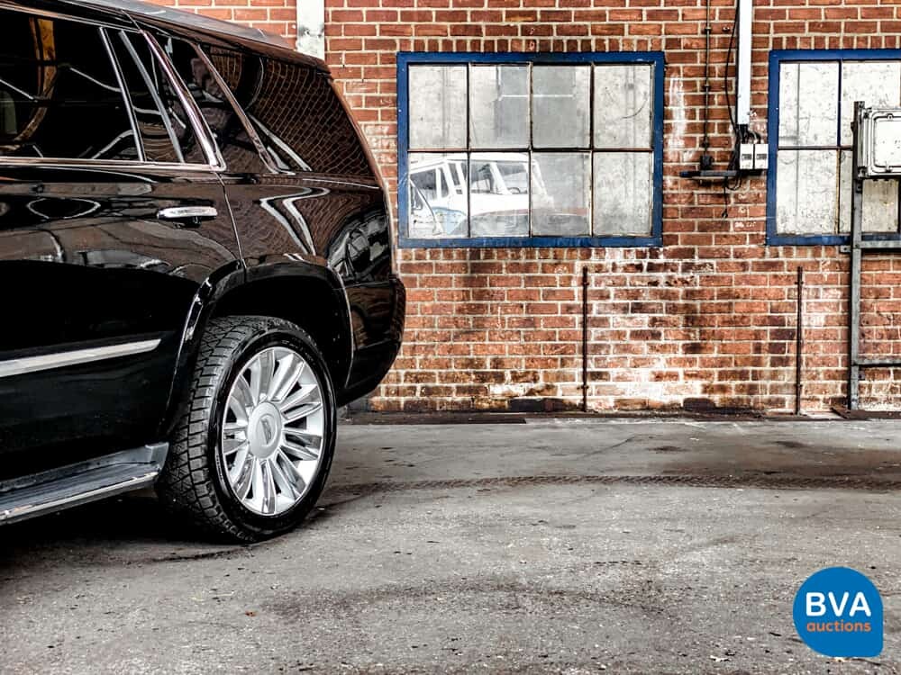 Cadillac-Eskalade 6.2 V8 Platinum 8-Personen 426 PS 2018, J-730-HK.