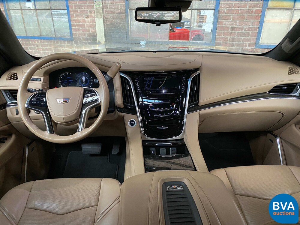 Cadillac-Eskalade 6.2 V8 Platinum 8-Personen 426 PS 2018, J-730-HK.