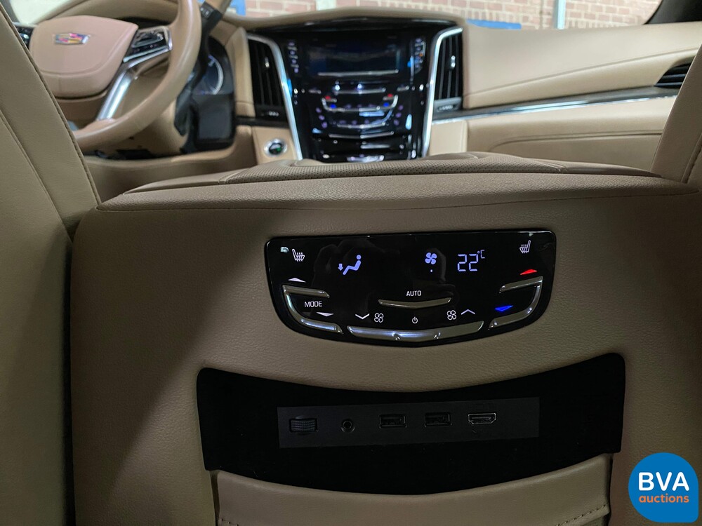 Cadillac-Eskalade 6.2 V8 Platinum 8-Personen 426 PS 2018, J-730-HK.