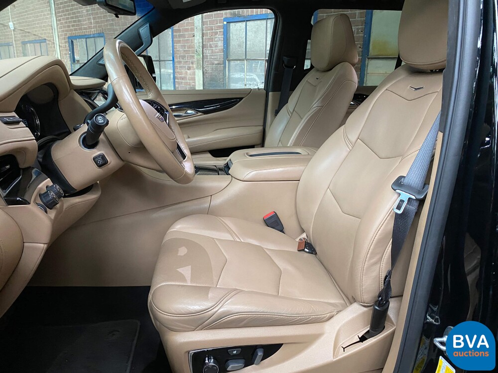 Cadillac-Eskalade 6.2 V8 Platinum 8-Personen 426 PS 2018, J-730-HK.