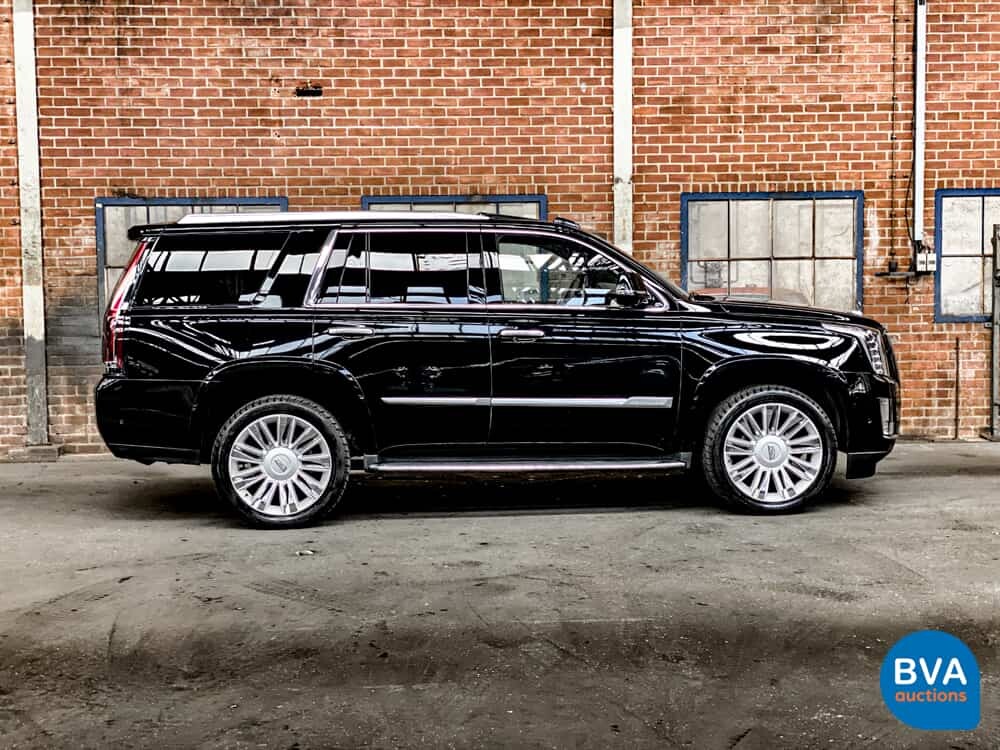 Cadillac-Eskalade 6.2 V8 Platinum 8-Personen 426 PS 2018, J-730-HK.