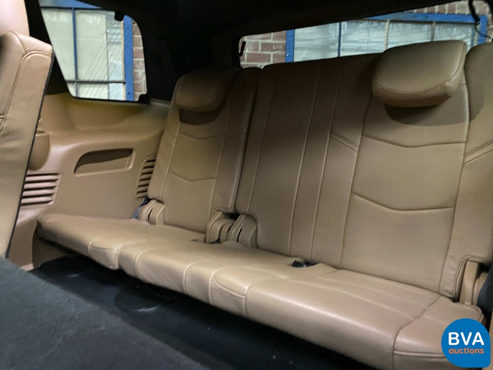 Cadillac-Eskalade 6.2 V8 Platinum 8-Personen 426 PS 2018, J-730-HK.