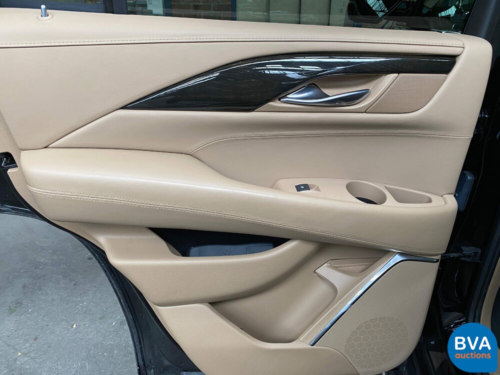 Cadillac-Eskalade 6.2 V8 Platinum 8-Personen 426 PS 2018, J-730-HK.