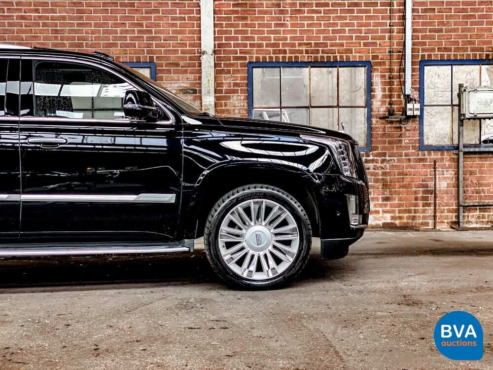 Cadillac-Eskalade 6.2 V8 Platinum 8-Personen 426 PS 2018, J-730-HK.