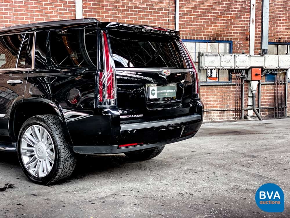 Cadillac-Eskalade 6.2 V8 Platinum 8-Personen 426 PS 2018, J-730-HK.