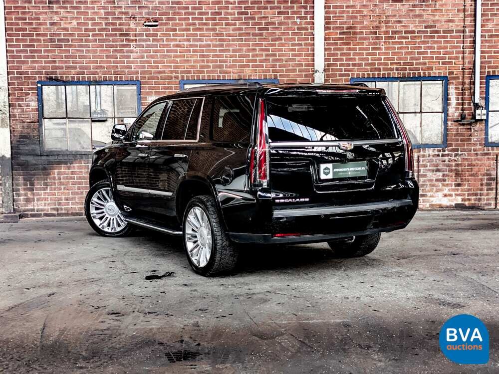 Cadillac-Eskalade 6.2 V8 Platinum 8-Personen 426 PS 2018, J-730-HK.