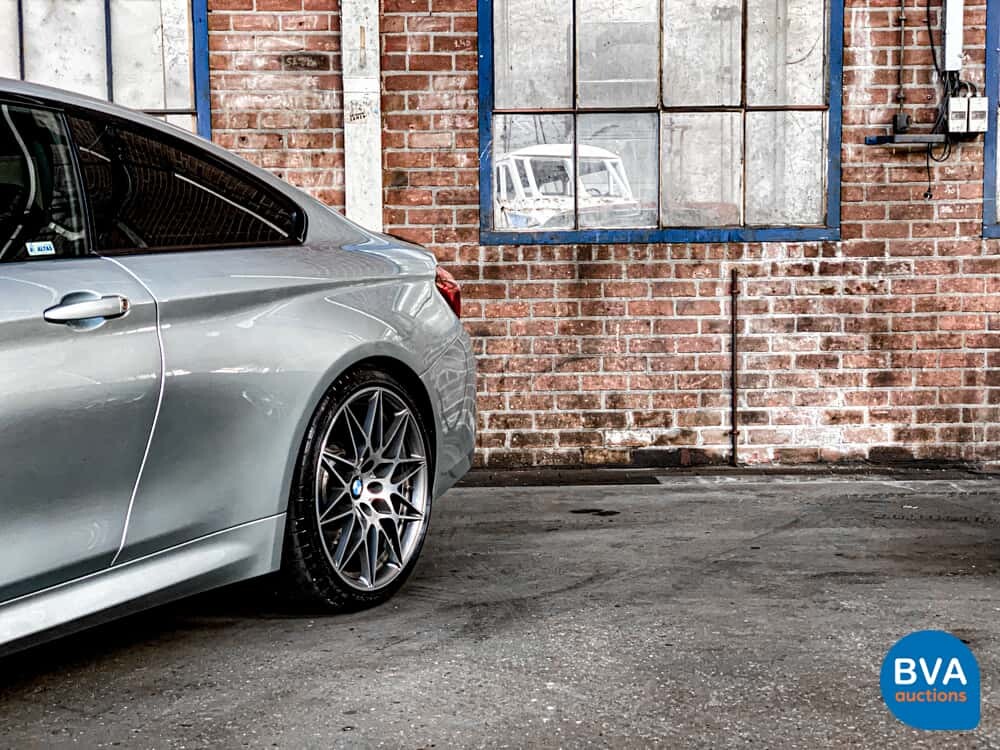 BMW M4 Coupé M-Sport 431 PS 4-Serie 2016.