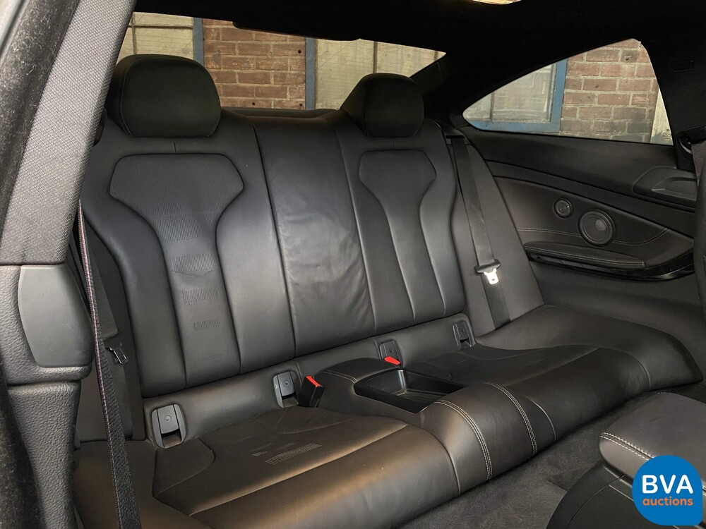 BMW M4 Coupé M-Sport 431 PS 4-Serie 2016.