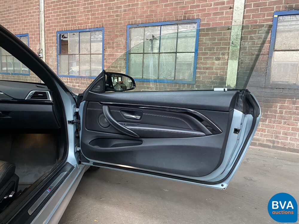 BMW M4 Coupé M-Sport 431 PS 4-Serie 2016.