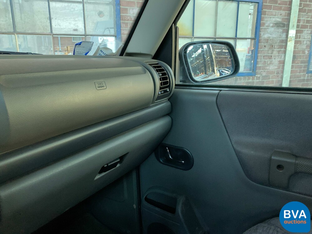 Land Rover Discovery TD5 2.5 137 PS 2001, K-077-NG.