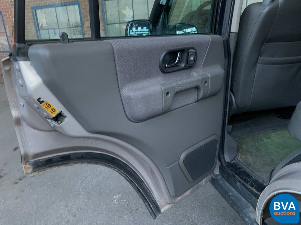 Land Rover Discovery TD5 2.5 137 PS 2001, K-077-NG.