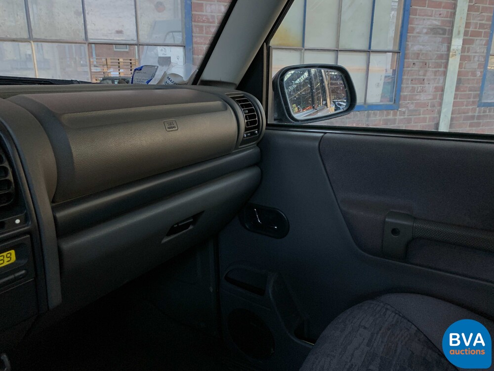 Land Rover Discovery TD5 2.5 137 PS 2001, K-077-NG.