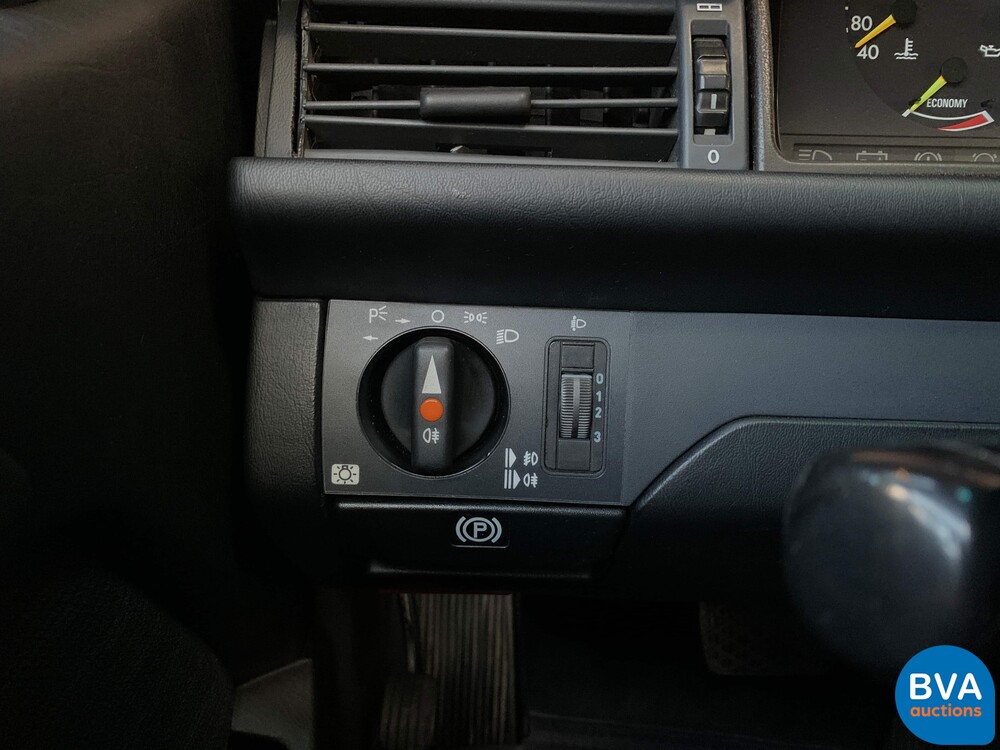 Mercedes-Benz 230 CE 136 PS 1988 -Org. NL-,TH-03-YS.