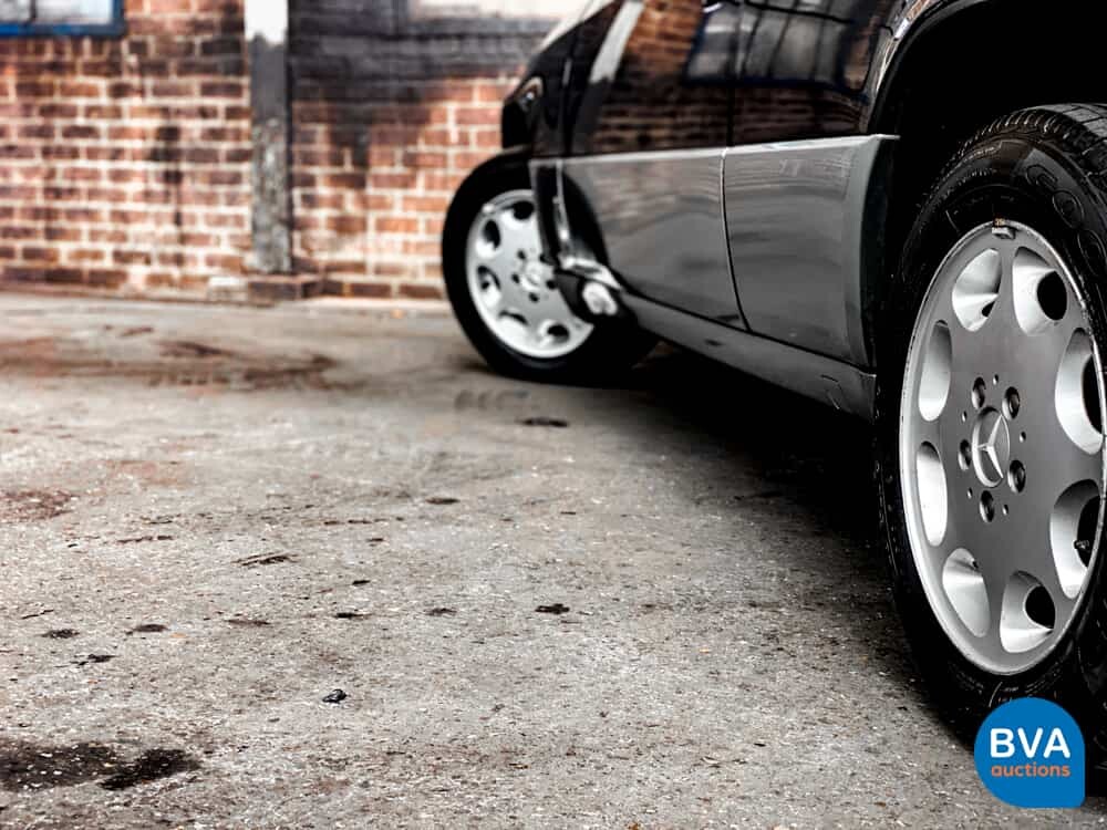 Mercedes-Benz 230 CE 136 PS 1988 -Org. NL-,TH-03-YS.