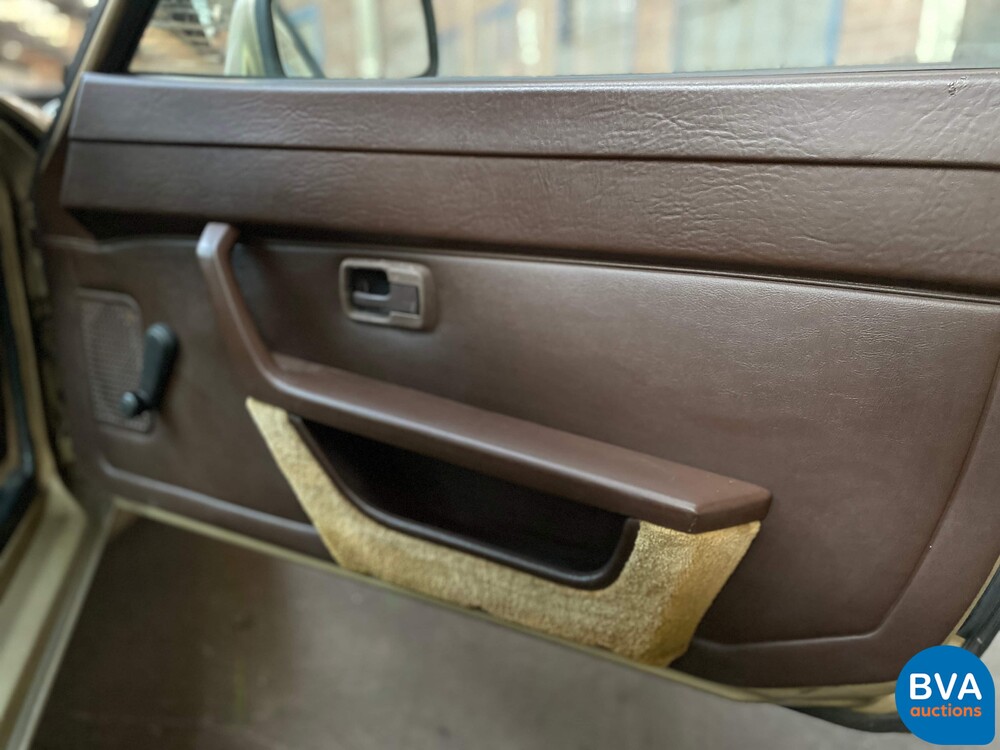 Porsche 944 2.5 Coupe 160 PS 1983, JY-49-XL.