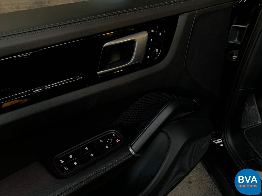 Porsche Cayenne S SportChrono 2.9 V6 441 PS 2018 Org.-Nr. NL-NW-MODELL, RT-808-G.