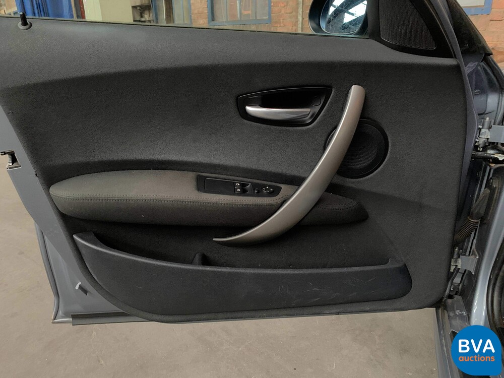 BMW 118i High Executive 1er 129pk 2006 -Original NL-, 47-SZ-VS.