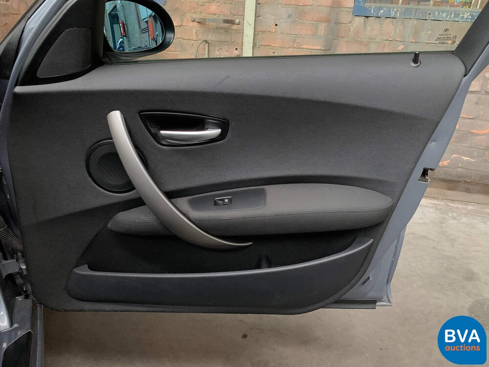 BMW 118i High Executive 1er 129pk 2006 -Original NL-, 47-SZ-VS.