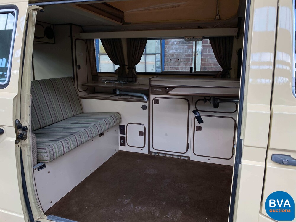 Volkswagen T3 Westfalia Camper Transporter 1982, J-680-JT.