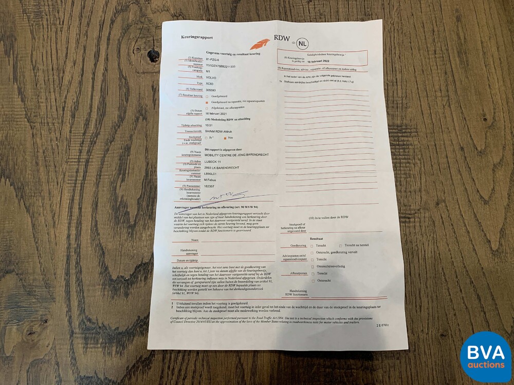 Volvo XC60 2.0 T5 Momentum 241pk 2011 -Org NL-, 81-PZG-6