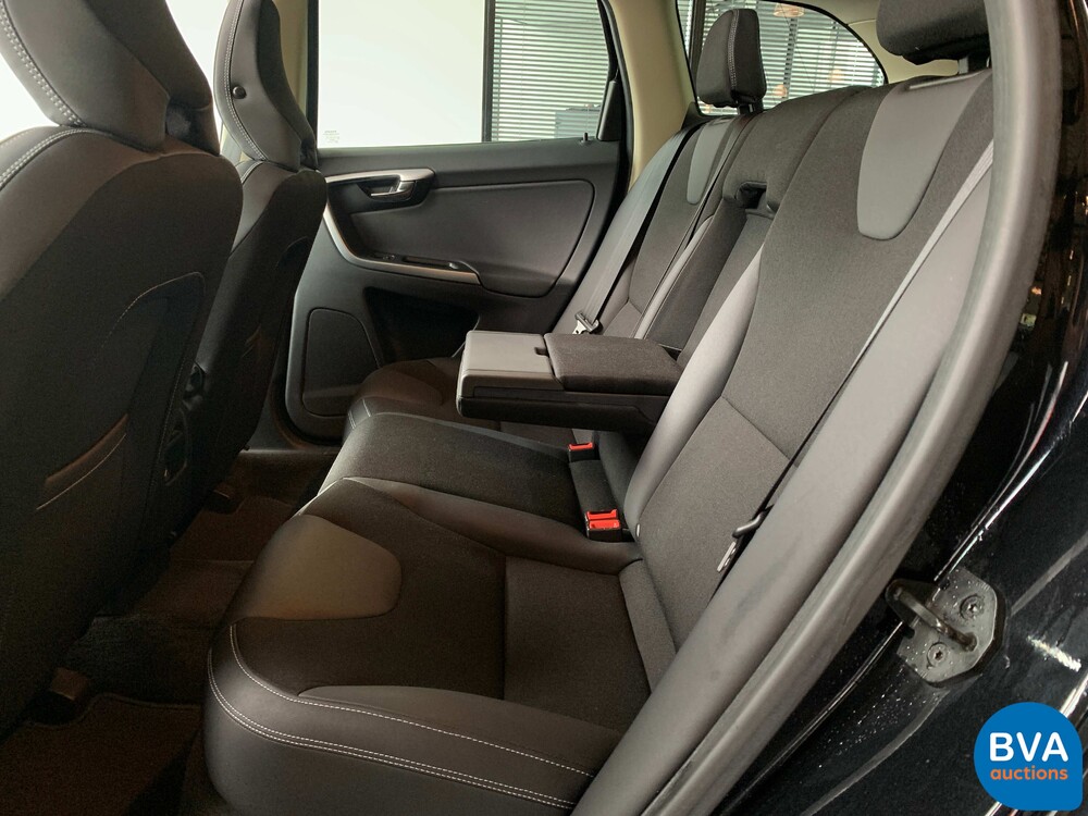 Volvo XC60 2.0 T5 Momentum 241pk 2011 -Org NL-, 81-PZG-6