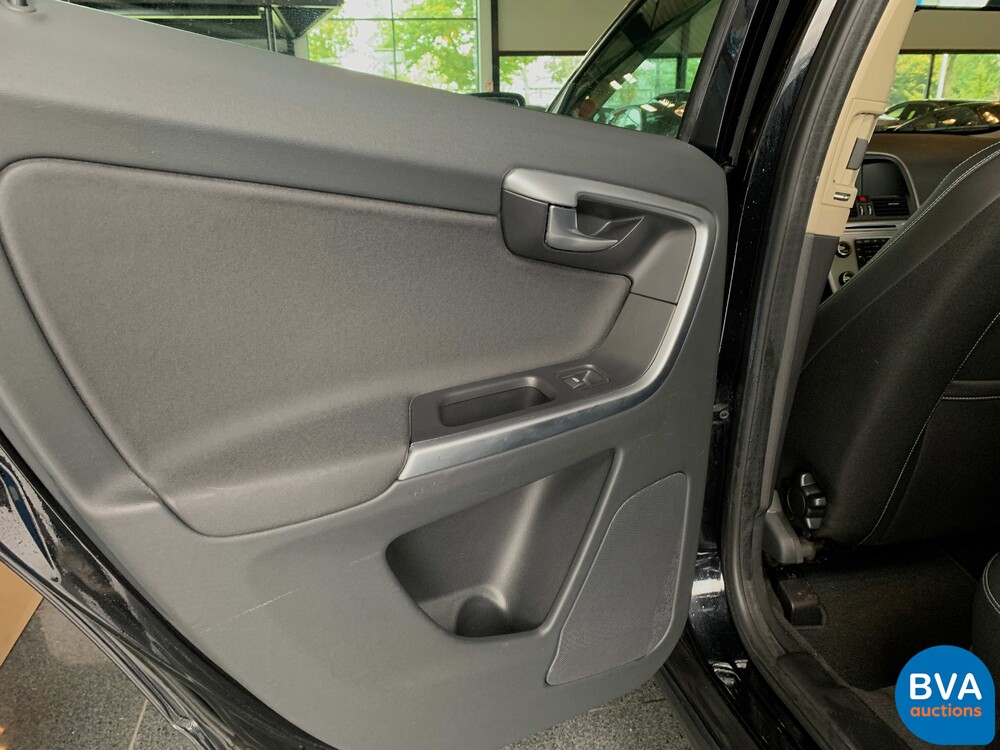 Volvo XC60 2.0 T5 Momentum 241pk 2011 -Org NL-, 81-PZG-6