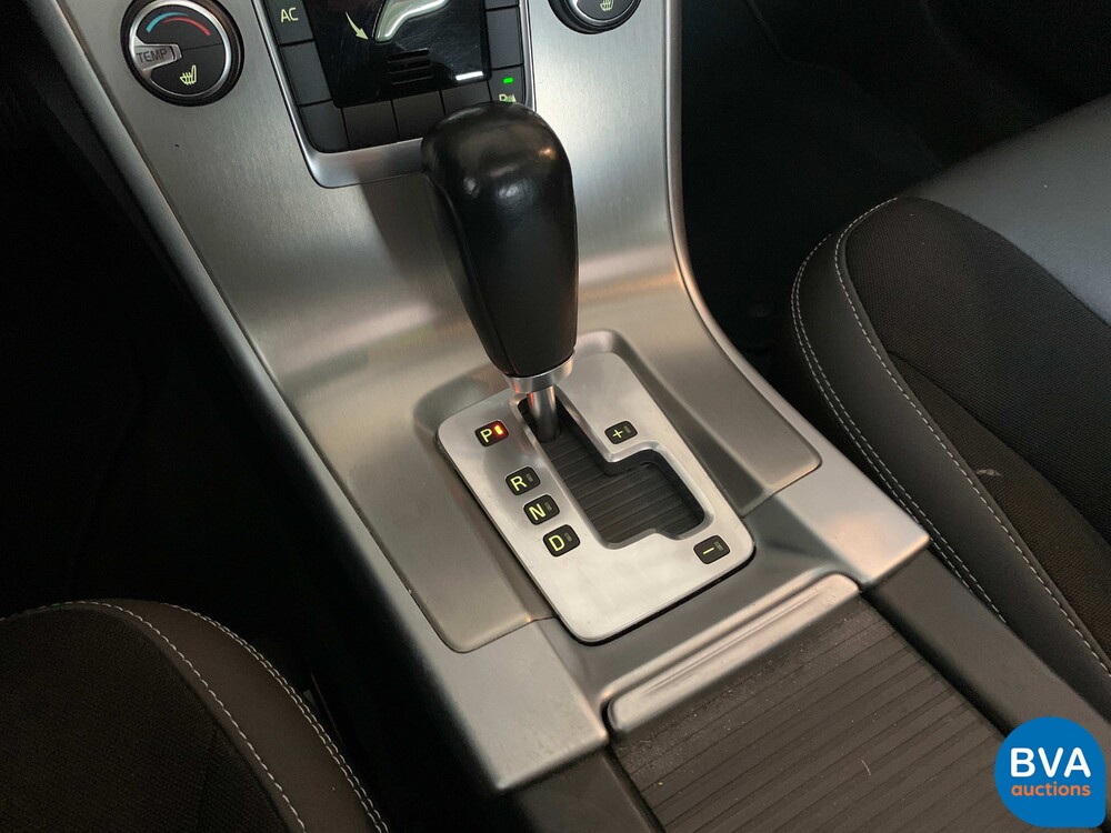 Volvo XC60 2.0 T5 Momentum 241pk 2011 -Org NL-, 81-PZG-6