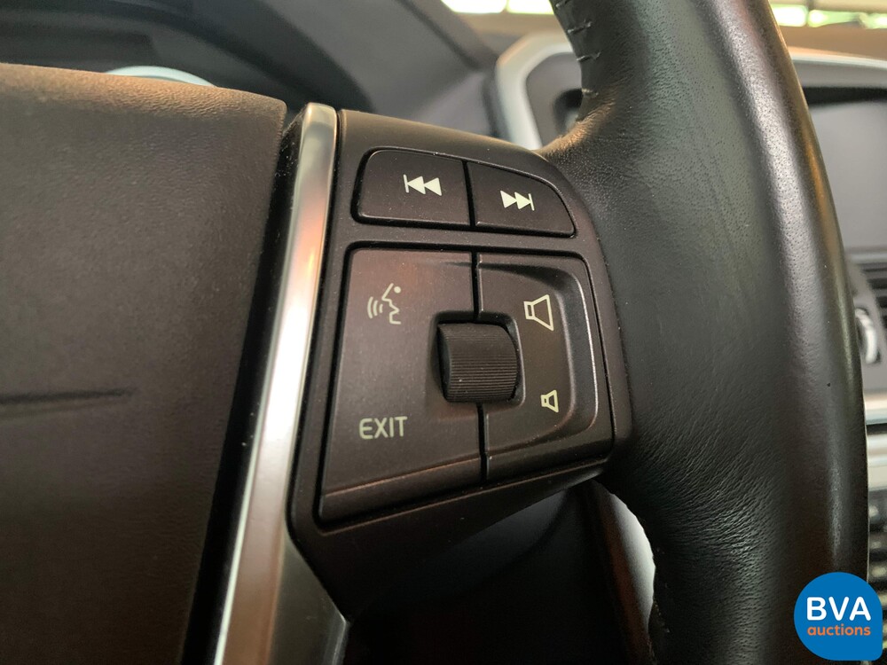 Volvo XC60 2.0 T5 Momentum 241pk 2011 -Org NL-, 81-PZG-6