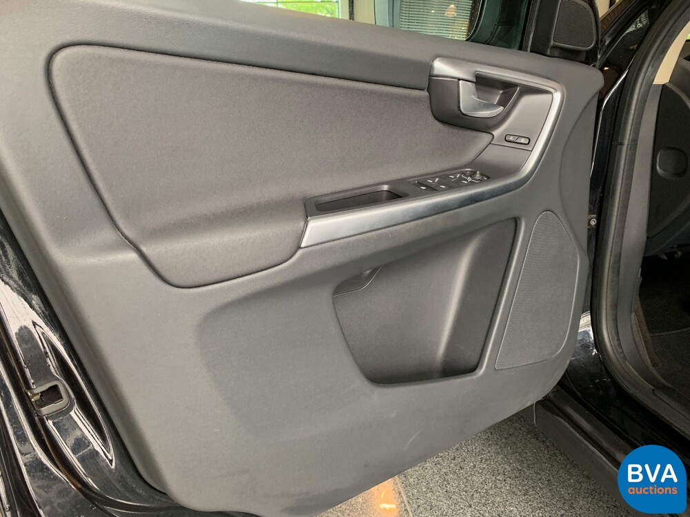 Volvo XC60 2.0 T5 Momentum 241pk 2011 -Org NL-, 81-PZG-6