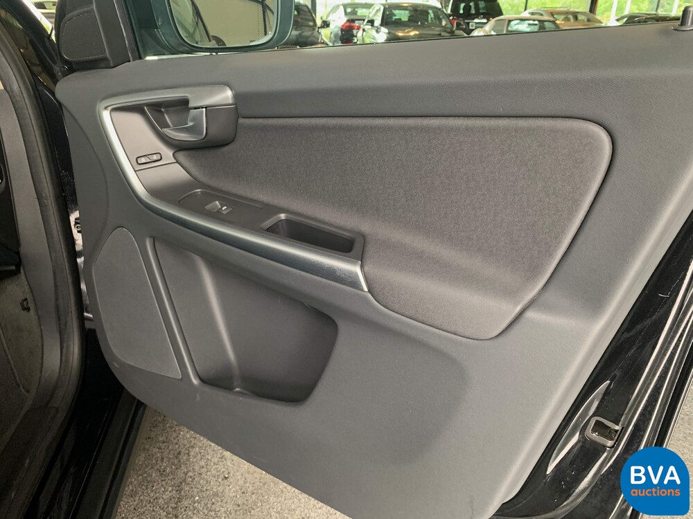 Volvo XC60 2.0 T5 Momentum 241pk 2011 -Org NL-, 81-PZG-6
