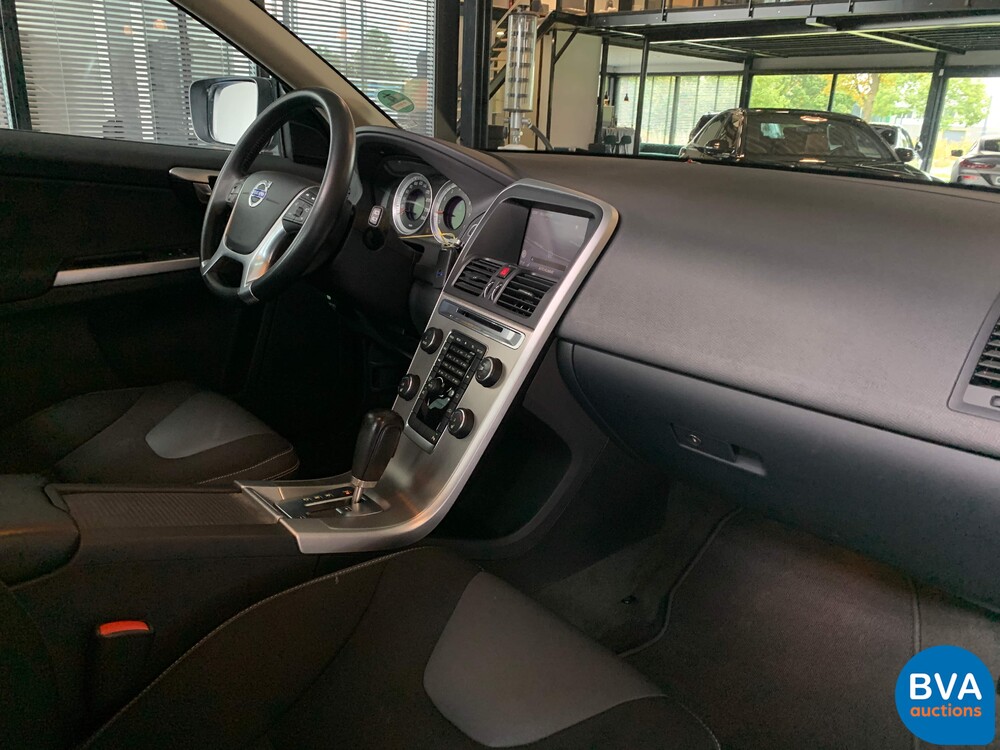 Volvo XC60 2.0 T5 Momentum 241pk 2011 -Org NL-, 81-PZG-6