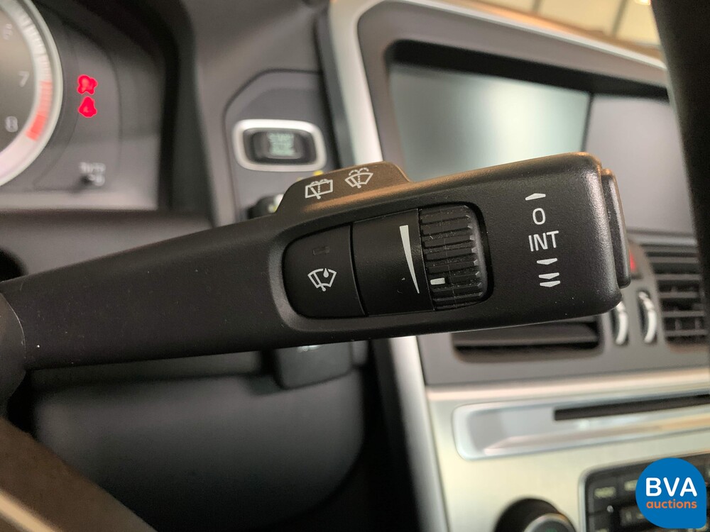 Volvo XC60 2.0 T5 Momentum 241pk 2011 -Org NL-, 81-PZG-6