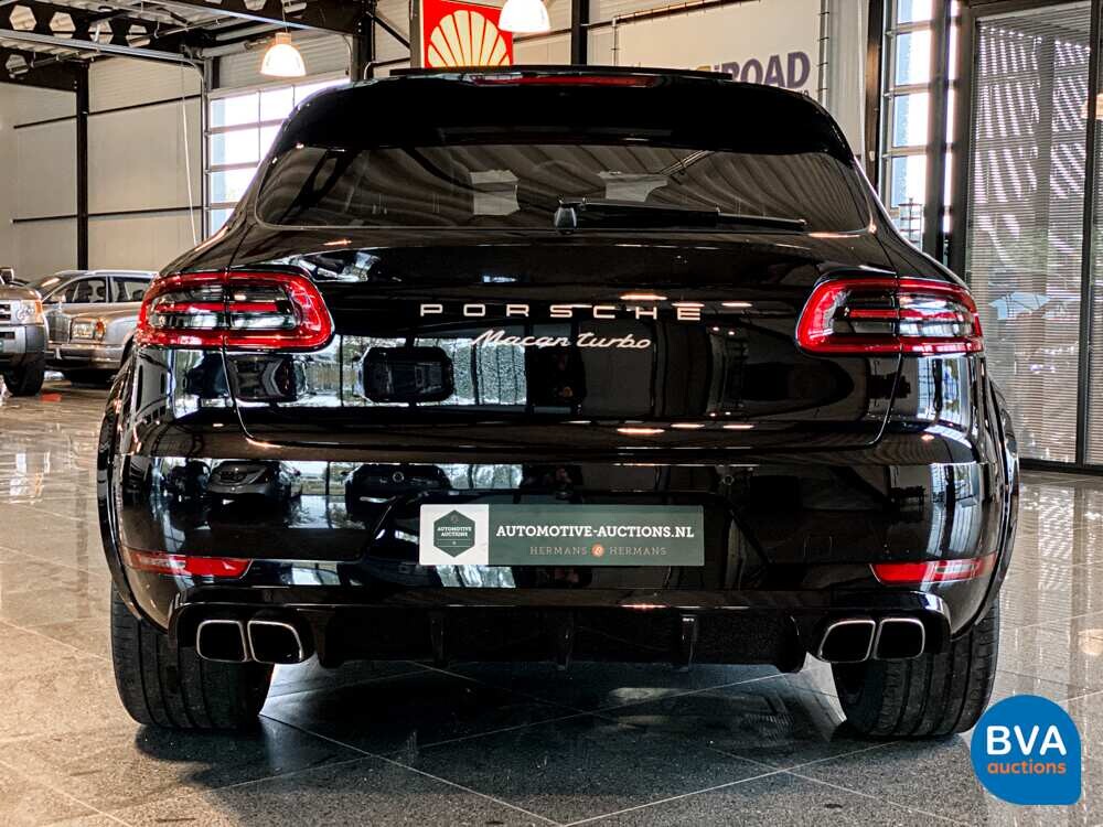 Porsche Macan Turbo TECHART 2016 400PS PDK GARANTIE.