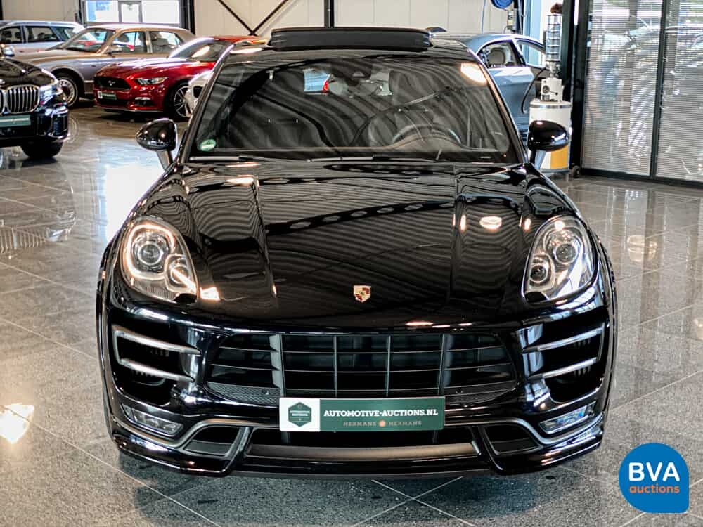 Porsche Macan Turbo TECHART 2016 400PS PDK GARANTIE.