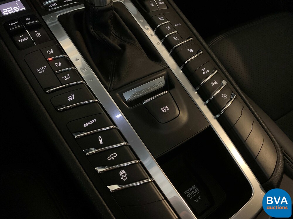 Porsche Macan Turbo TECHART 2016 400PS PDK GARANTIE.