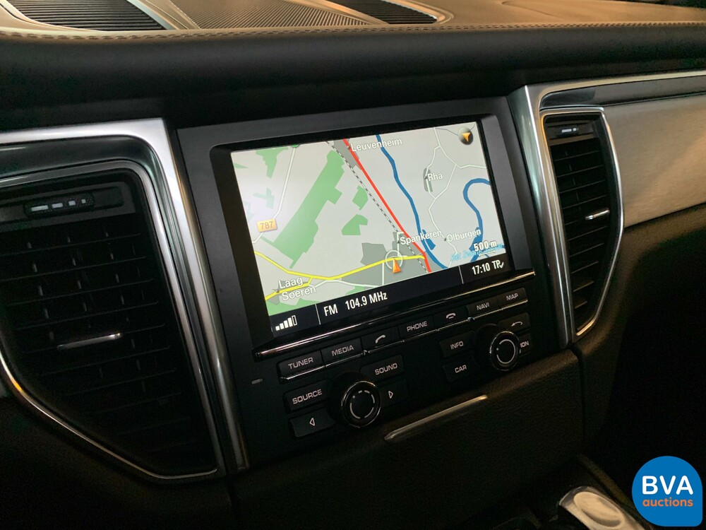 Porsche Macan Turbo TECHART 2016 400PS PDK GARANTIE.