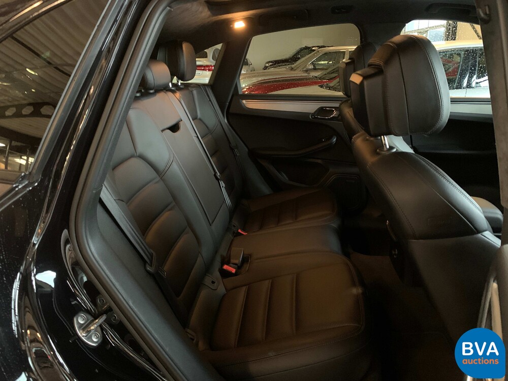 Porsche Macan Turbo TECHART 2016 400PS PDK GARANTIE.