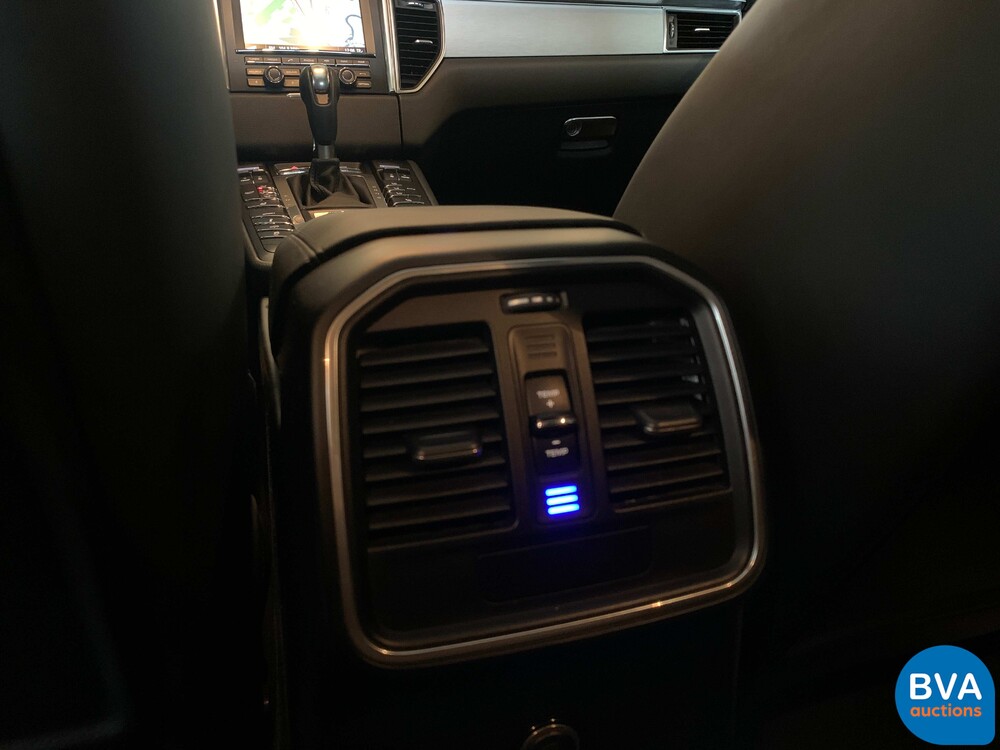 Porsche Macan Turbo TECHART 2016 400PS PDK GARANTIE.